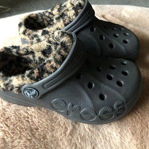 Kids fuzzy lined Crocs leopard cheetah